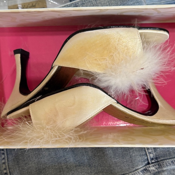 Victoria's Secret ivory Maribo hour glam heels
Vintage new never worn. - Picture 2 of 8